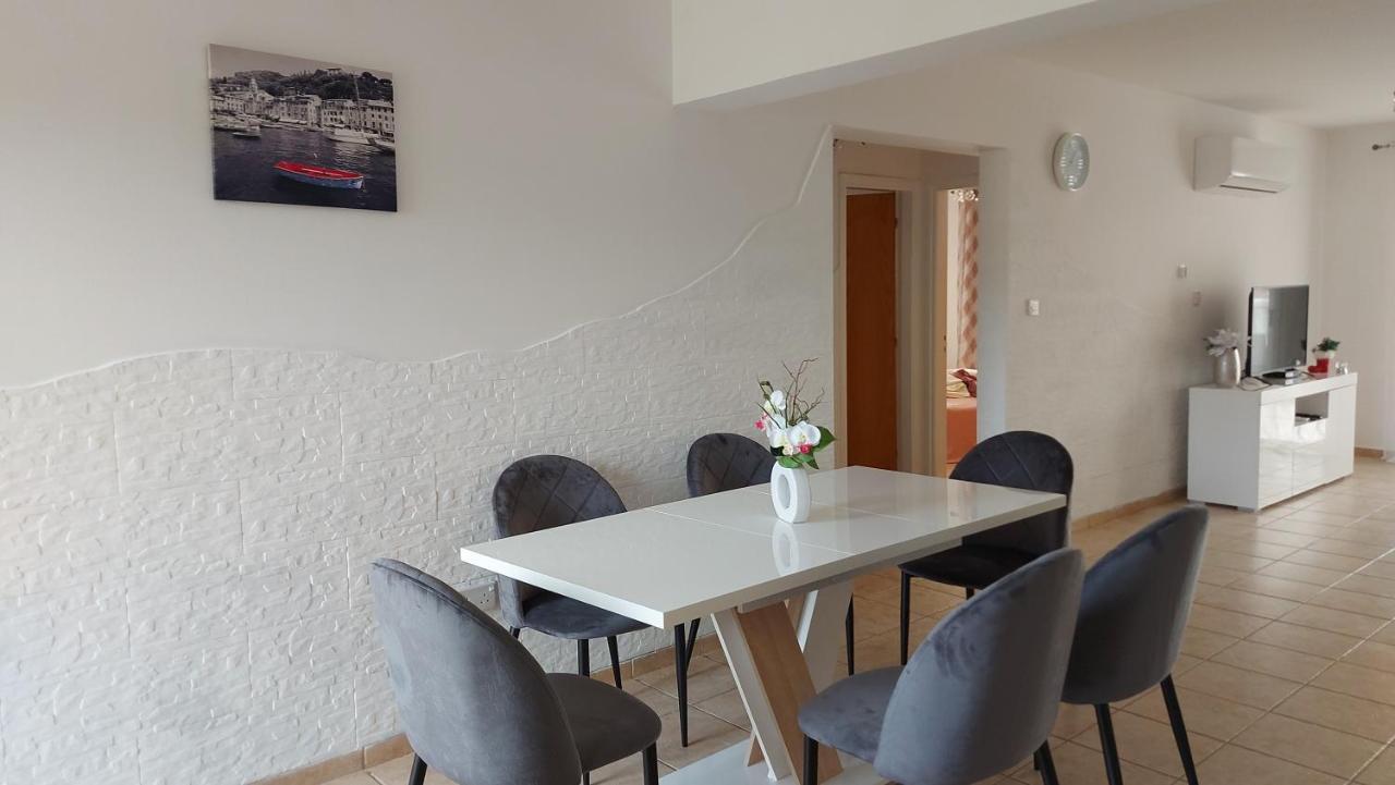 Nissi Golden Sands Sea View 2 Bedroom Apartment Ayía Nápa Extérieur photo