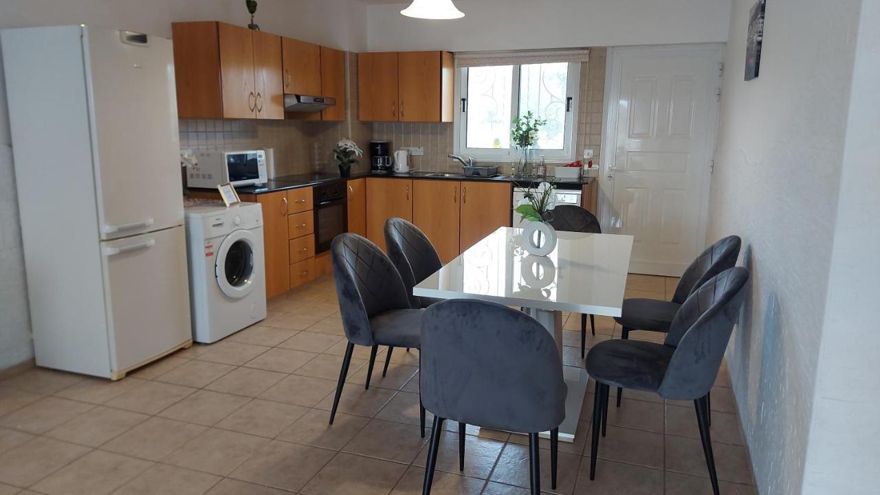 Nissi Golden Sands Sea View 2 Bedroom Apartment Ayía Nápa Extérieur photo